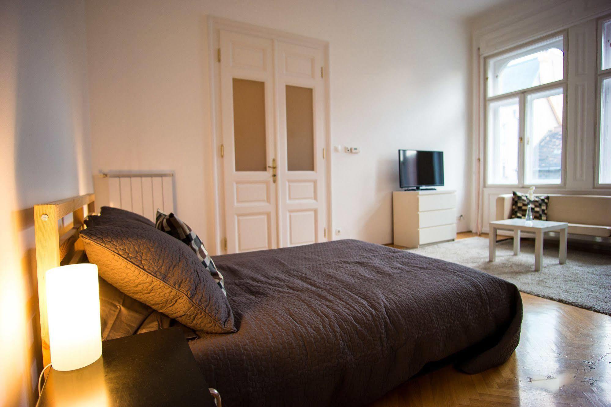 Opera Guesthouse Boedapest Buitenkant foto